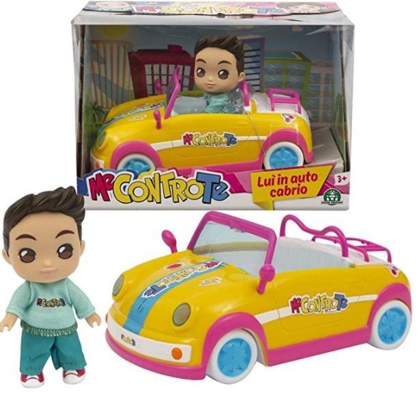 Me Contro Te Lui in auto cabrio, auto con personaggio