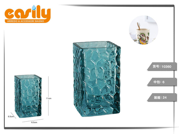 Bicchiere da bagno azzurro con rilievi irregolari
