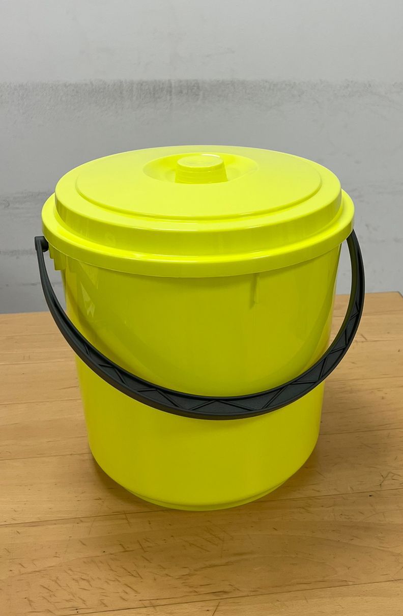 VECA BIDONE DUSTIN C/COPERCHIO MANICO PLASTICA 16LT 25x31h GIALLO
