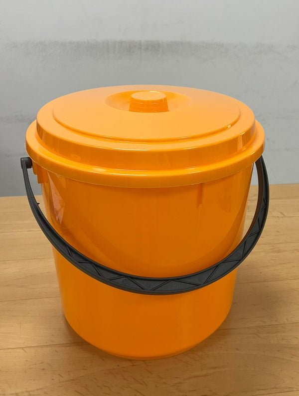 DVECA BIDONE DUSTIN C/COPERCHIO MANICO PLASTICA 16LT 25x31h ARANCIONE